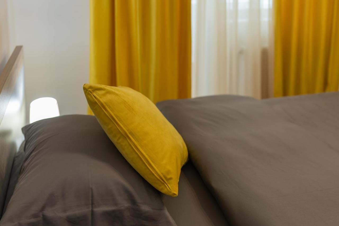 Luxury 2 Bedroom Holiday Apartment Piteşti Extérieur photo