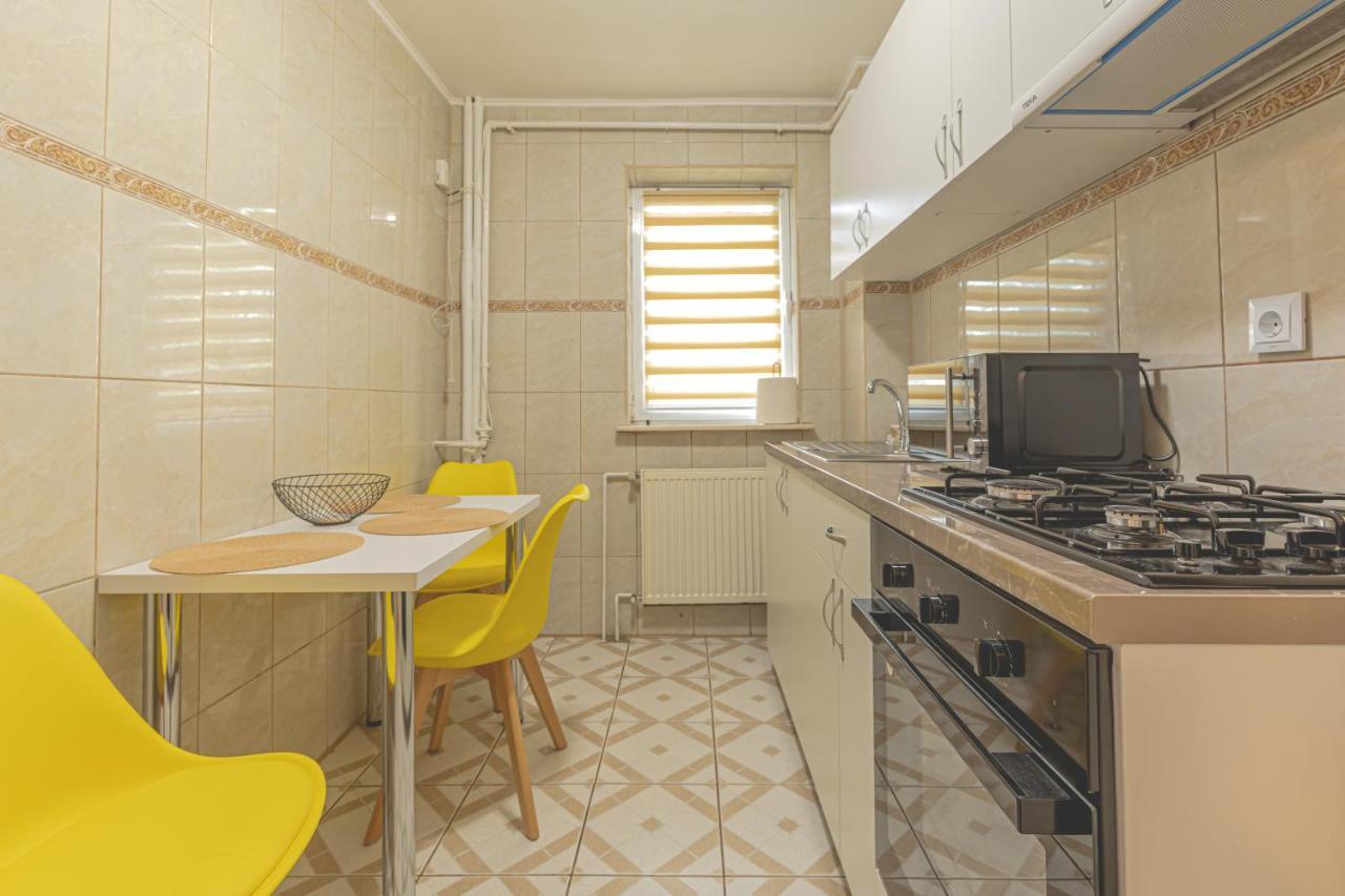 Luxury 2 Bedroom Holiday Apartment Piteşti Extérieur photo