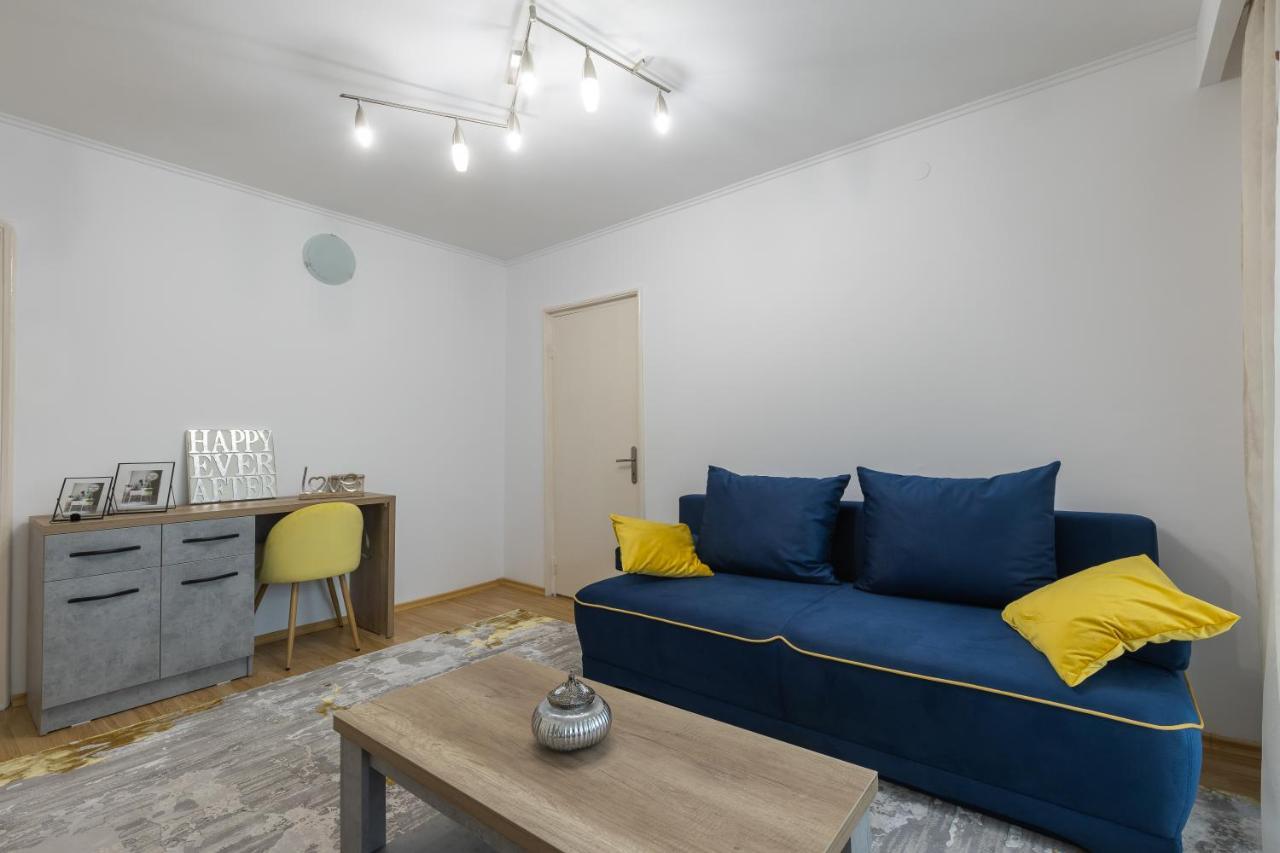 Luxury 2 Bedroom Holiday Apartment Piteşti Extérieur photo
